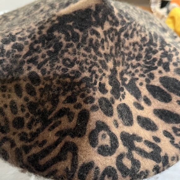 International concept, wool blend,French beret, hat, animal, print, Blk/Brn NWT - Picture 4 of 6